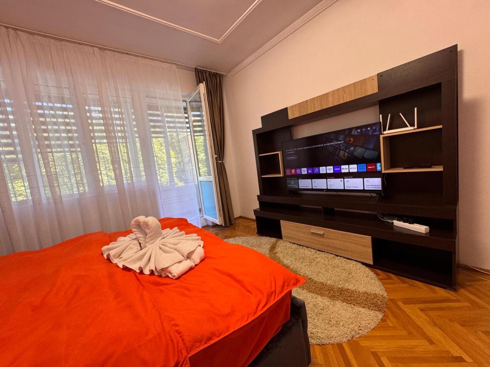 Linen Tree Apartment Băile Herculane Exteriör bild